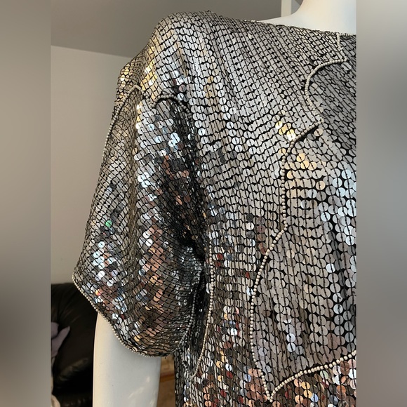 New designer Silver metallic sequins beaded silk blouse short-sleeve top Vintage - Picture 7 of 12
